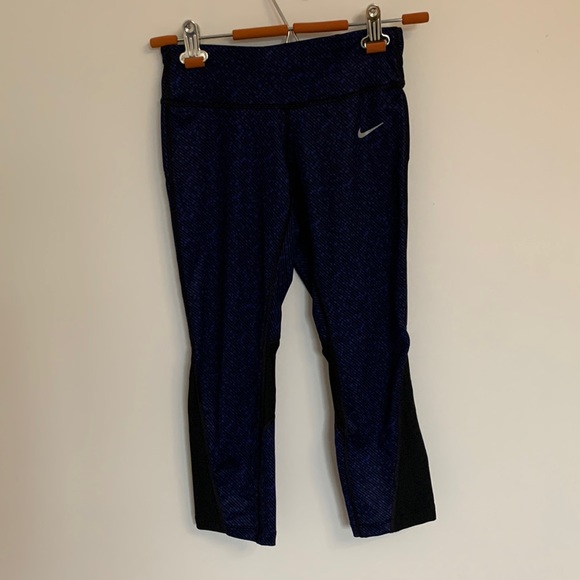 Nike DRI-FIT Capri Tights - Picture 1 of 7